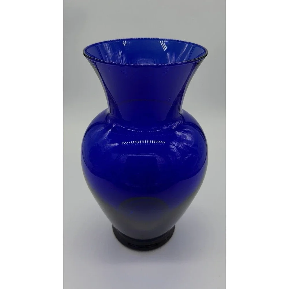 vintage cobalt blue glass vase,